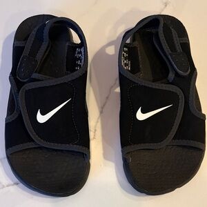 Nike Kids Black and Gray Sandals